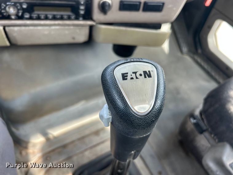 image for item FC5287 2008 Sterling L9500 semi truck