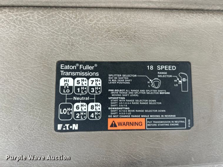 image for item FC5287 2008 Sterling L9500 semi truck