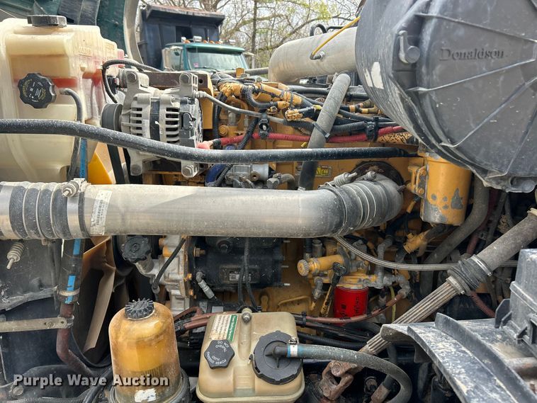 image for item FC5287 2008 Sterling L9500 semi truck