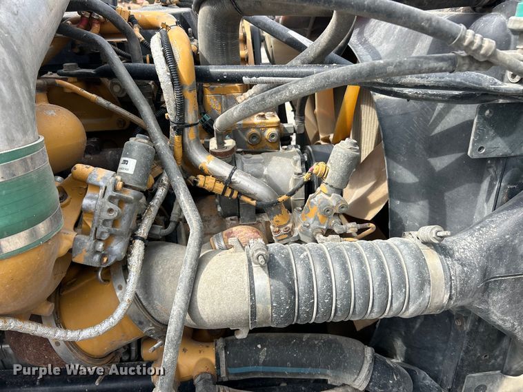 image for item FC5287 2008 Sterling L9500 semi truck