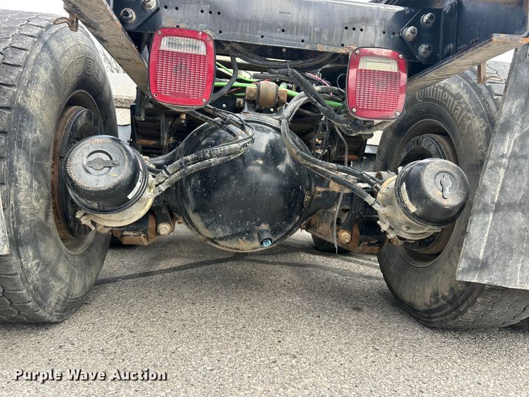 image for item FC5287 2008 Sterling L9500 semi truck