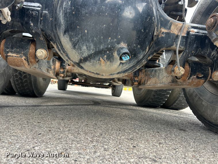 image for item FC5287 2008 Sterling L9500 semi truck