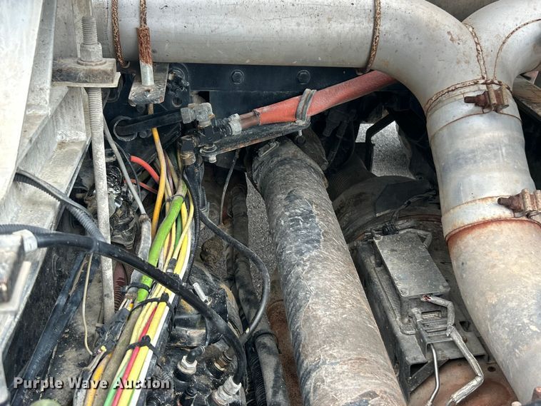 image for item FC5287 2008 Sterling L9500 semi truck