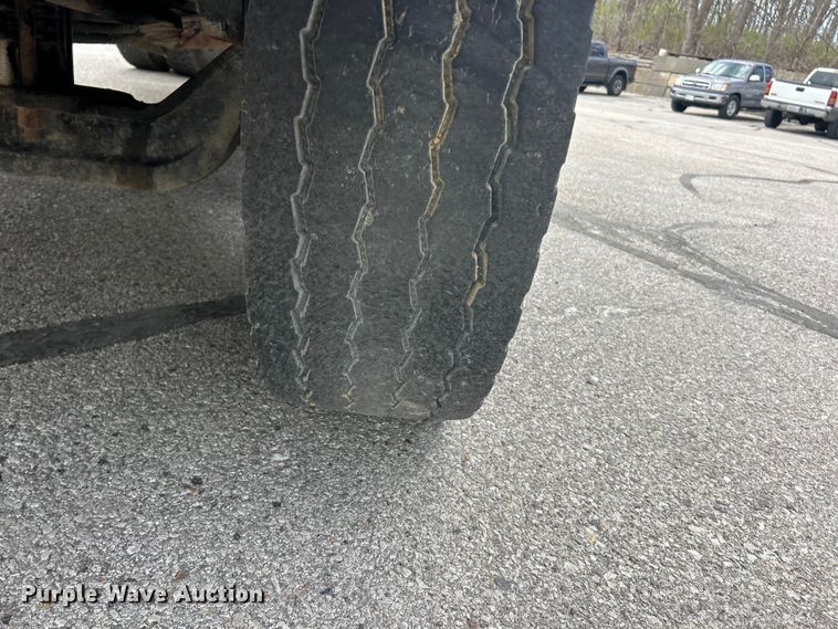 image for item FC5287 2008 Sterling L9500 semi truck