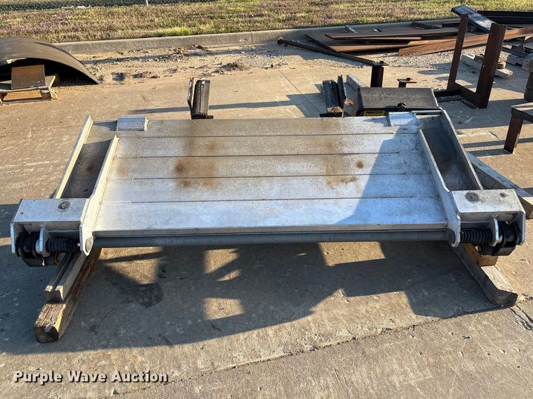 image for item FC5562 Supreme box bed