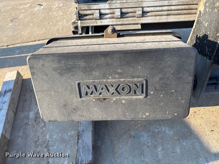 image for item FC5562 Supreme box bed