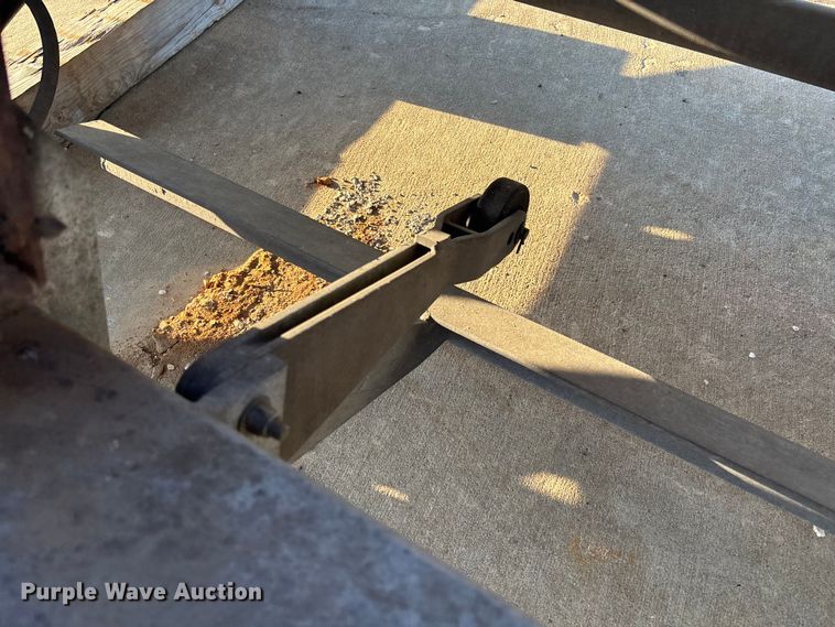 image for item FC5562 Supreme box bed