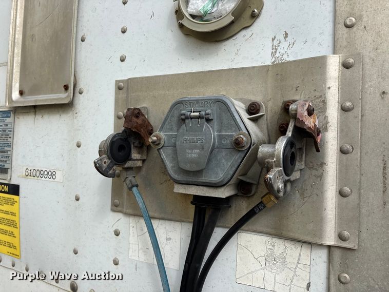 image for item FG0142 2005 Stoughton ZPVW-535T-S-C-AR dry van trailer