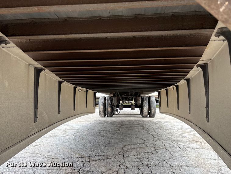 image for item FG0142 2005 Stoughton ZPVW-535T-S-C-AR dry van trailer