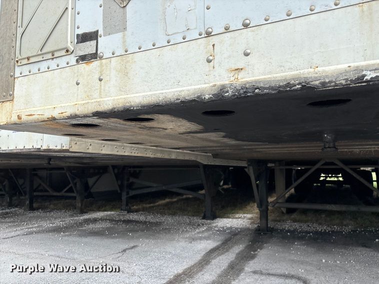 image for item FG0142 2005 Stoughton ZPVW-535T-S-C-AR dry van trailer