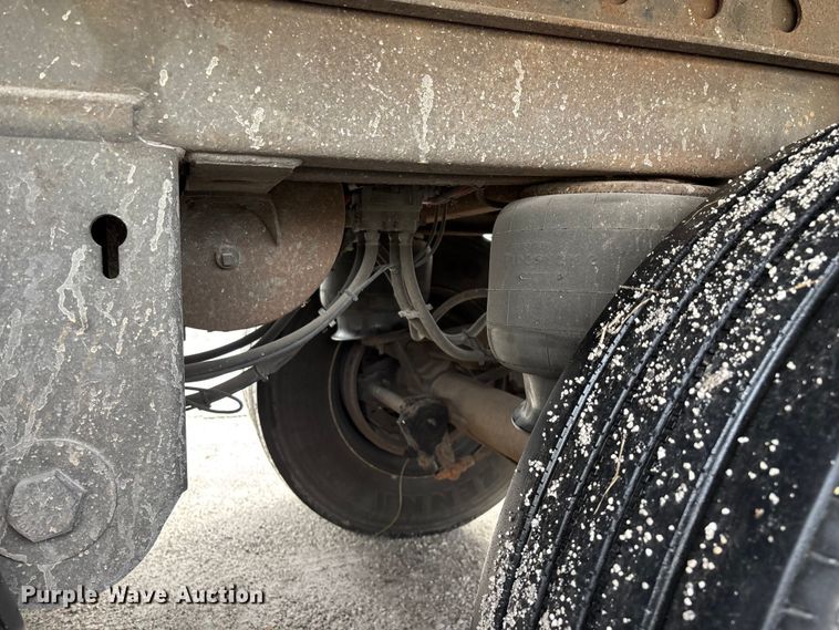 image for item FG0142 2005 Stoughton ZPVW-535T-S-C-AR dry van trailer