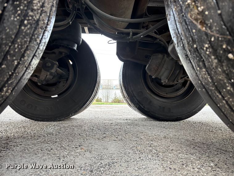 image for item FG0142 2005 Stoughton ZPVW-535T-S-C-AR dry van trailer