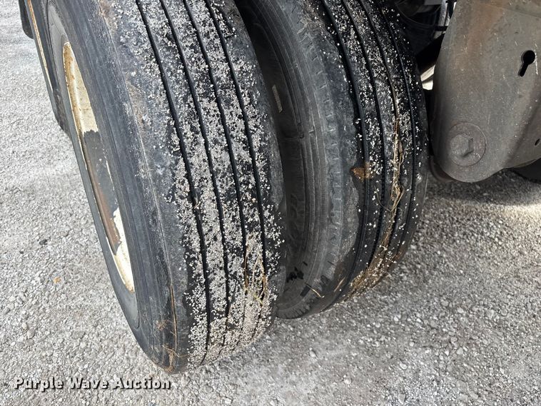 image for item FG0142 2005 Stoughton ZPVW-535T-S-C-AR dry van trailer