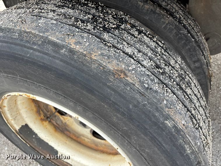 image for item FG0142 2005 Stoughton ZPVW-535T-S-C-AR dry van trailer