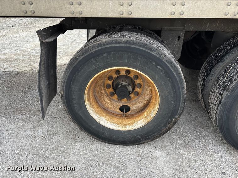 image for item FG0142 2005 Stoughton ZPVW-535T-S-C-AR dry van trailer