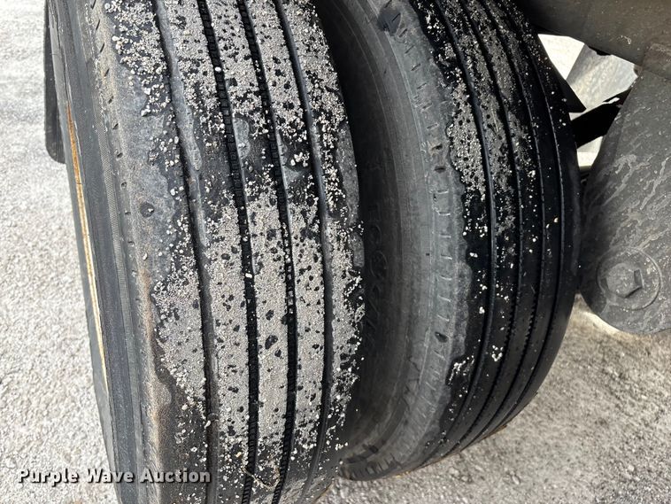 image for item FG0142 2005 Stoughton ZPVW-535T-S-C-AR dry van trailer