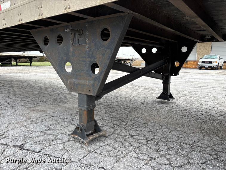 image for item FG0143 2005 Utility VS2DC dry van trailer