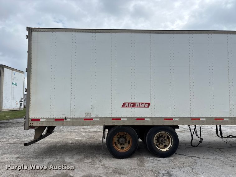 image for item FG0143 2005 Utility VS2DC dry van trailer