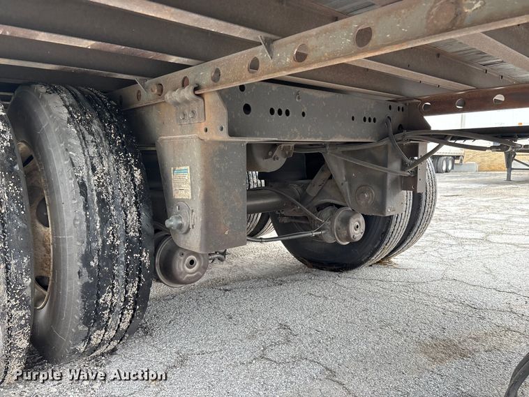 image for item FG0143 2005 Utility VS2DC dry van trailer