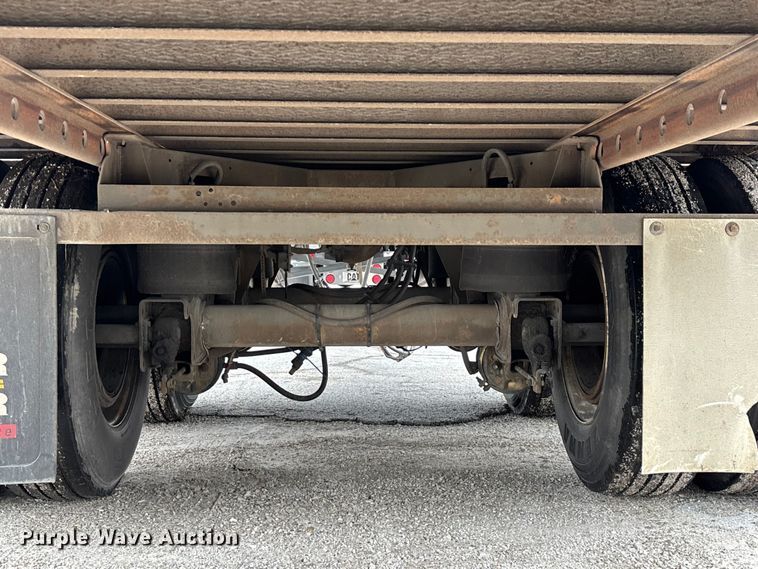 image for item FG0143 2005 Utility VS2DC dry van trailer