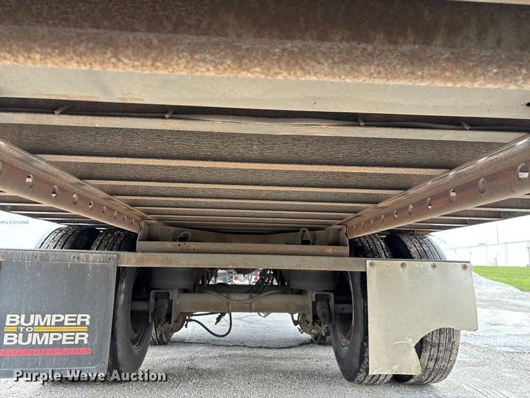 image for item FG0143 2005 Utility VS2DC dry van trailer