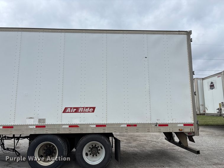 image for item FG0143 2005 Utility VS2DC dry van trailer