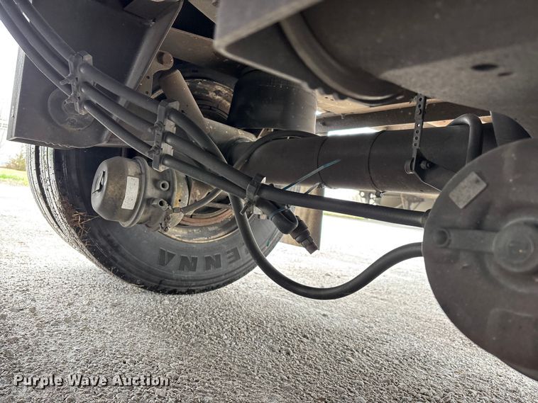 image for item FG0143 2005 Utility VS2DC dry van trailer