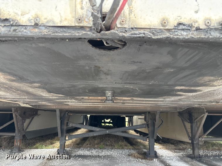 image for item FG0143 2005 Utility VS2DC dry van trailer