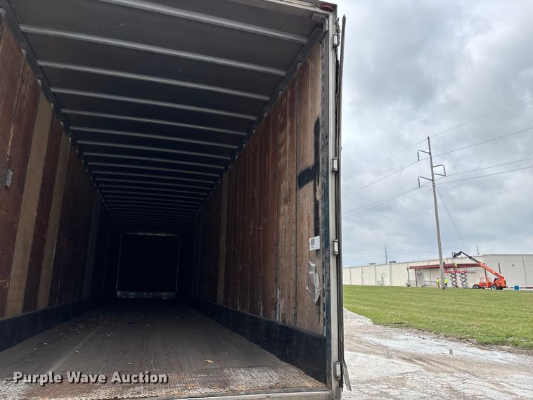 image for item FG0143 2005 Utility VS2DC dry van trailer