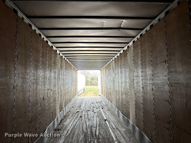 image for item FG0143 2005 Utility VS2DC dry van trailer