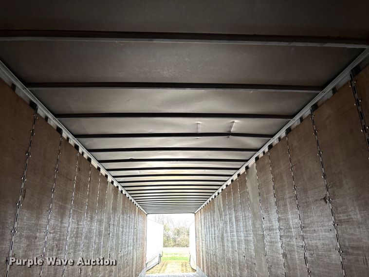 image for item FG0143 2005 Utility VS2DC dry van trailer