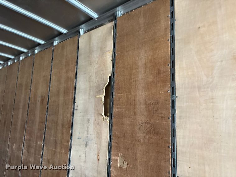 image for item FG0143 2005 Utility VS2DC dry van trailer