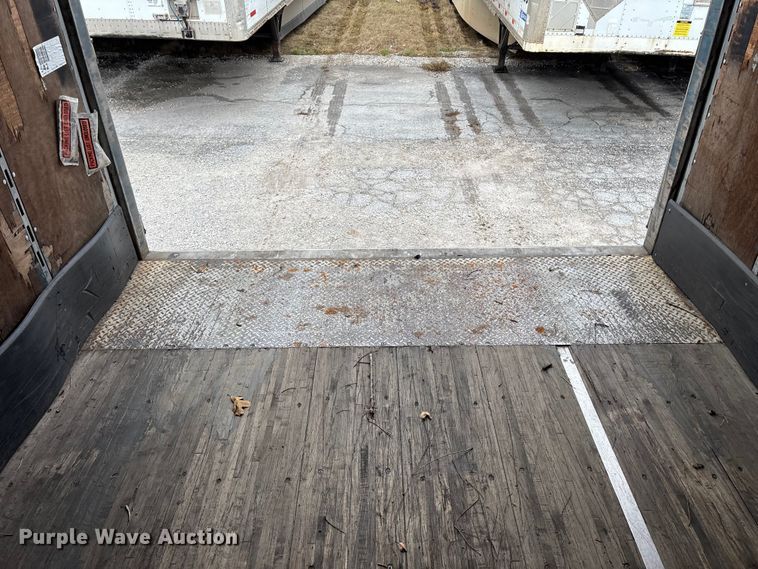 image for item FG0143 2005 Utility VS2DC dry van trailer