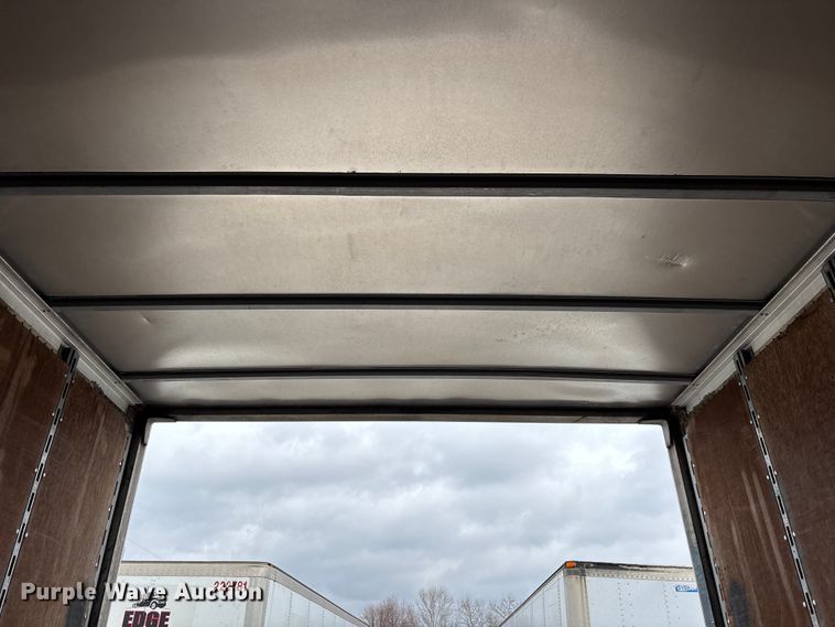 image for item FG0143 2005 Utility VS2DC dry van trailer