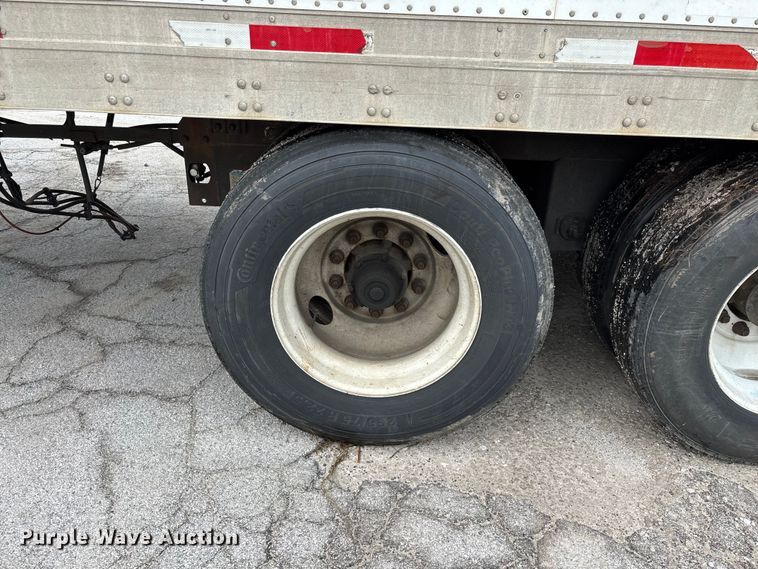 image for item FG0143 2005 Utility VS2DC dry van trailer