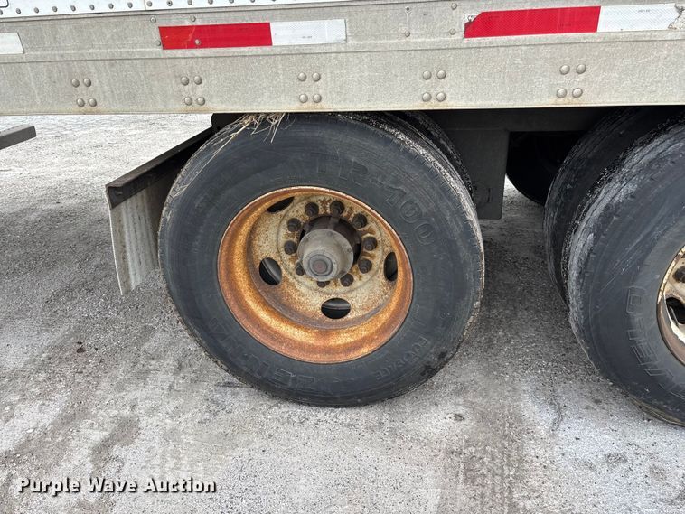 image for item FG0143 2005 Utility VS2DC dry van trailer