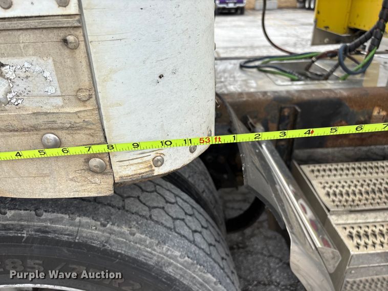 image for item FG0143 2005 Utility VS2DC dry van trailer