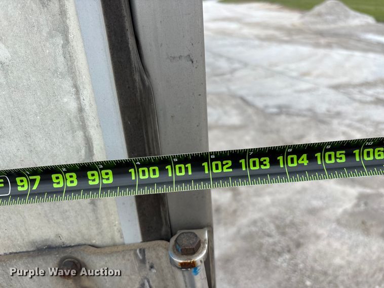 image for item FG0143 2005 Utility VS2DC dry van trailer