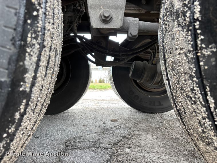 image for item FG0144 2012 Wabash National DVLSHPC dry van trailer