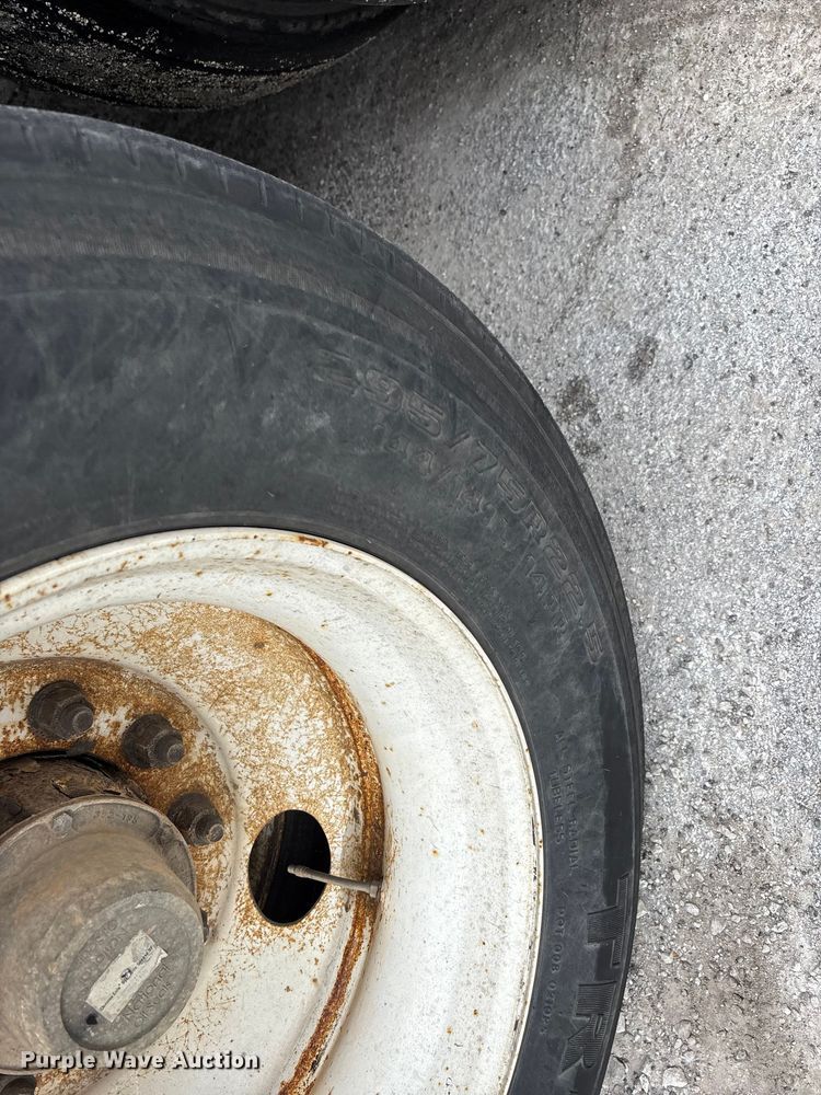 image for item FG0144 2012 Wabash National DVLSHPC dry van trailer