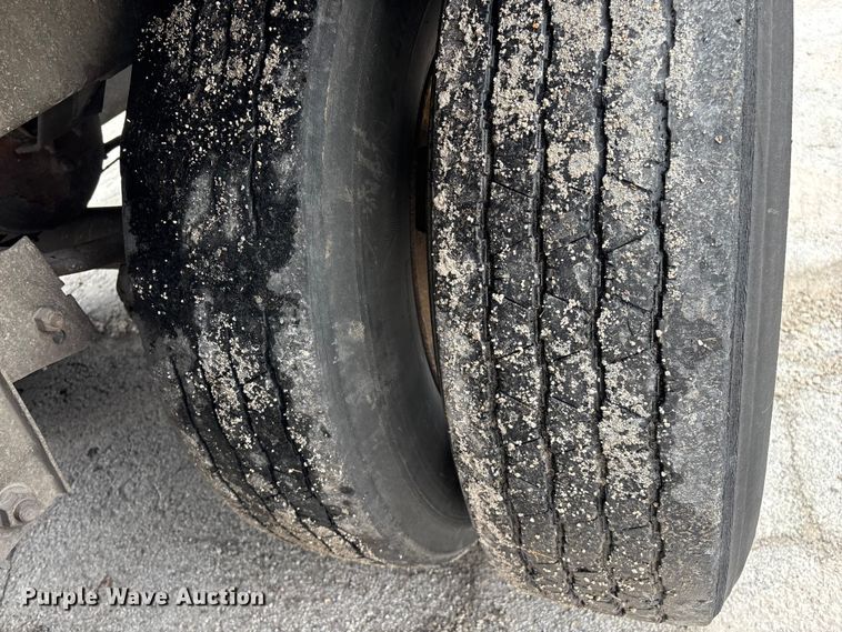 image for item FG0144 2012 Wabash National DVLSHPC dry van trailer