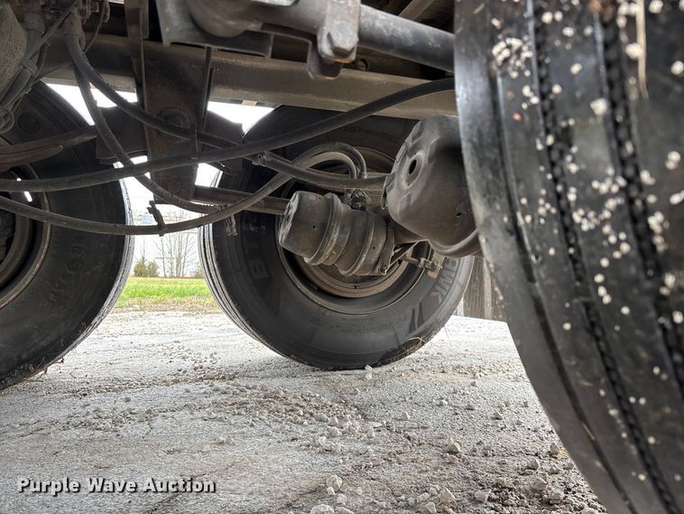 image for item FG0145 2013 Wabash National DVLSHPC dry van trailer