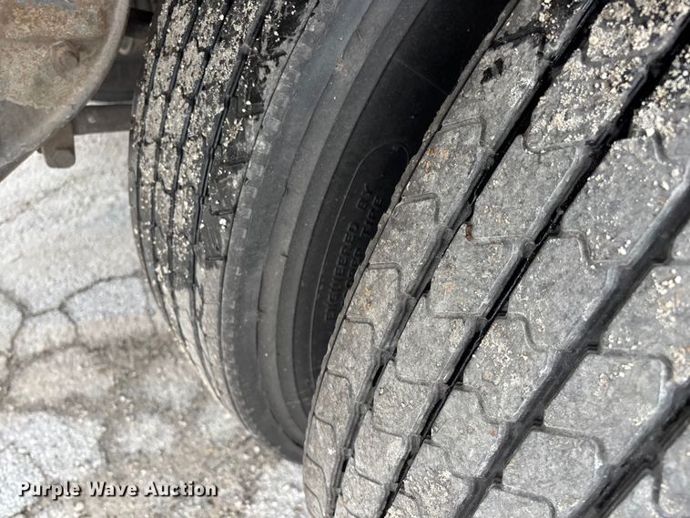 image for item FG0145 2013 Wabash National DVLSHPC dry van trailer