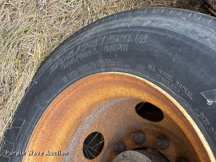 image for item FG0146 2012 Wabash National DVLSHPC dry van trailer