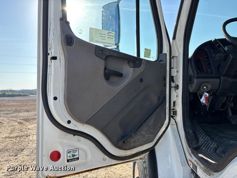 image for item FG0216 2017 Freightliner M2 Business Class crane truck