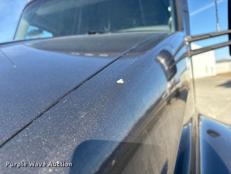 image for item FG2774 2019 Kenworth T680 semi truck