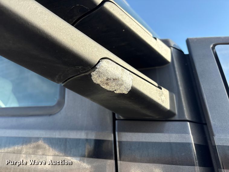 image for item FG2774 2019 Kenworth T680 semi truck