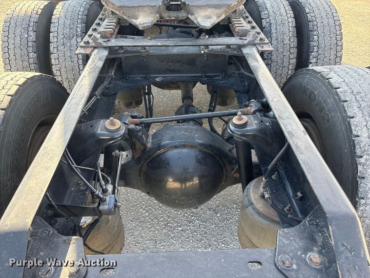 image for item FG2774 2019 Kenworth T680 semi truck