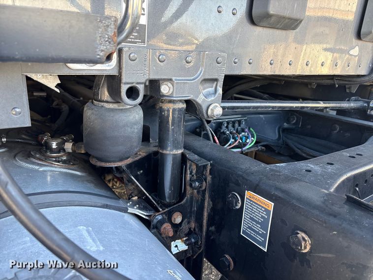 image for item FG2774 2019 Kenworth T680 semi truck