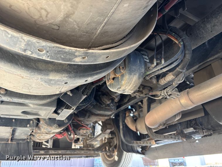 image for item FG2774 2019 Kenworth T680 semi truck